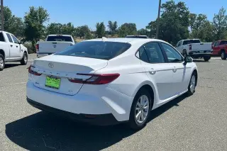 Toyota Camry 2025 SE 4dr Sedan
