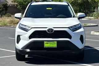 Toyota RAV4 2024 XLE 4dr SUV
