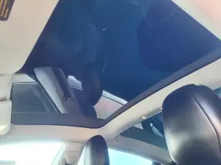 Tesla Model 3 2019 Mid Range 4dr Fastback