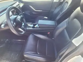 Tesla Model 3 2019 Mid Range 4dr Fastback