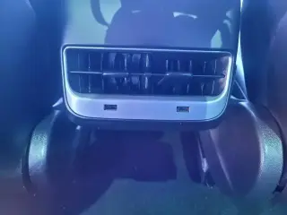 Tesla Model 3 2019 Mid Range 4dr Fastback