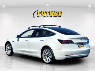 Tesla Model 3 2019 Mid Range 4dr Fastback
