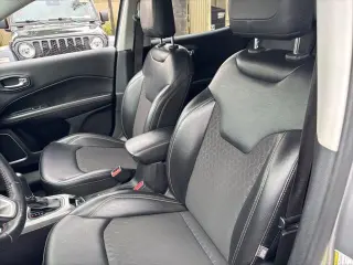 Jeep Compass 2020 Sun and Wheel 4dr SUV