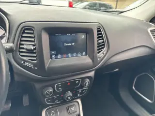 Jeep Compass 2020 Sun and Wheel 4dr SUV