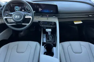Hyundai ELANTRA Hybrid 2025 Limited 4dr Sedan