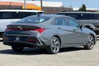 Hyundai ELANTRA Hybrid 2025 Limited 4dr Sedan