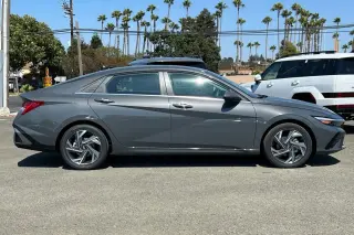 Hyundai ELANTRA Hybrid 2025 Limited 4dr Sedan