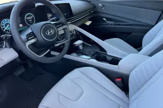 Hyundai ELANTRA Hybrid 2025 Limited 4dr Sedan