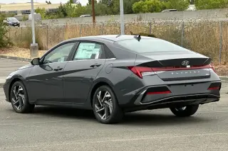 Hyundai ELANTRA Hybrid 2025 Limited 4dr Sedan