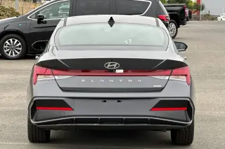 Hyundai ELANTRA Hybrid 2025 Limited 4dr Sedan