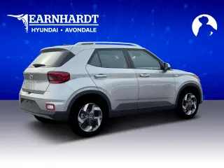 Hyundai VENUE 2026 SEL 4dr Crossover w/Two-Tone Roof