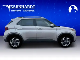 Hyundai VENUE 2026 SEL 4dr Crossover w/Two-Tone Roof