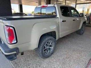 GMC Canyon 2021 4x4 AT4 4dr Crew Cab 5 ft. SB (Cloth)