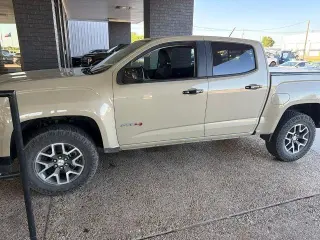 GMC Canyon 2021 4x4 AT4 4dr Crew Cab 5 ft. SB (Cloth)