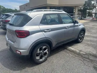 Hyundai VENUE 2024 SEL 4dr Crossover