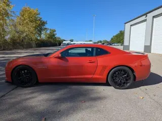 Chevrolet Camaro 2010 SS 2dr Coupe w/2SS
