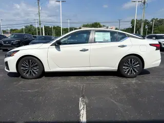Nissan Altima 2025 2.5 SV 4dr Sedan