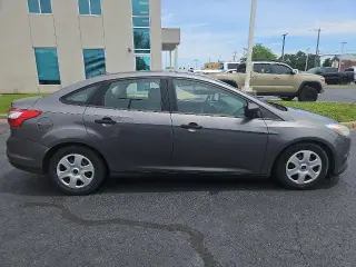 Ford Focus 2013 S 4dr Sedan