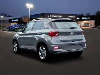 Hyundai VENUE 2026 SEL 4dr Crossover w/Two-Tone Roof