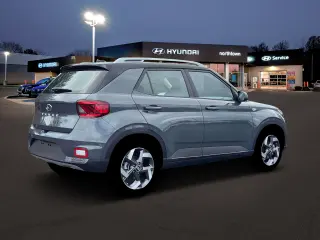 Hyundai VENUE 2026 SEL 4dr Crossover w/Two-Tone Roof