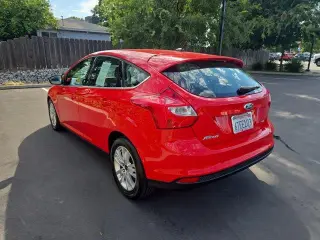 Ford Focus 2012 SEL 4dr Hatchback