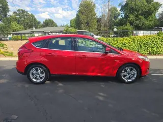 Ford Focus 2012 SEL 4dr Hatchback
