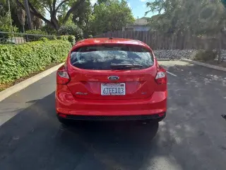 Ford Focus 2012 SEL 4dr Hatchback
