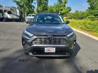 Toyota RAV4 2022 AWD Limited 4dr SUV