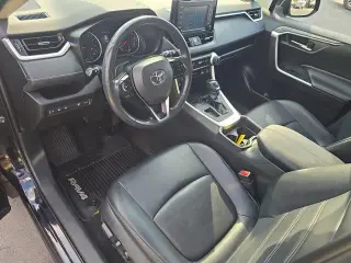 Toyota RAV4 2021 XLE Premium 4dr SUV
