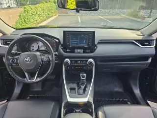 Toyota RAV4 2021 XLE Premium 4dr SUV
