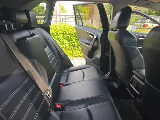 Toyota RAV4 2021 XLE Premium 4dr SUV