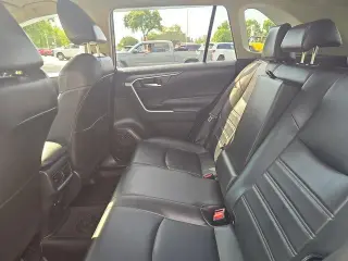 Toyota RAV4 2021 XLE Premium 4dr SUV