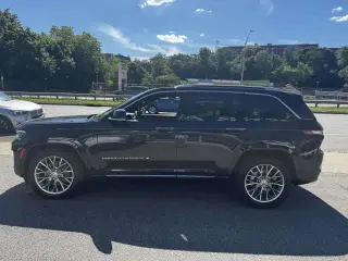 Jeep Grand Cherokee 2023 4x4 Summit 4xe 4dr SUV
