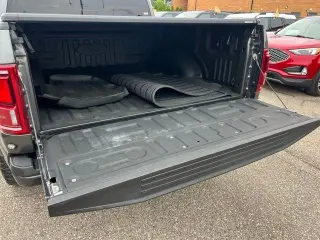 Ford F-150 2018 4x4 Raptor 4dr SuperCrew 5.5 ft. SB