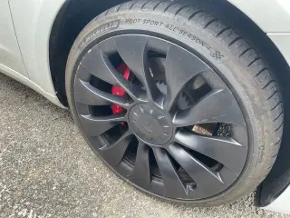 Tesla Model 3 2023 AWD Performance 4dr Sedan
