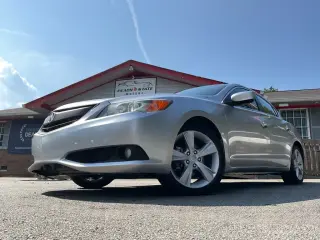 Acura ILX 2013 2.0L 4dr Sedan w/Technology Package