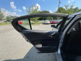 Acura ILX 2013 2.0L 4dr Sedan w/Technology Package