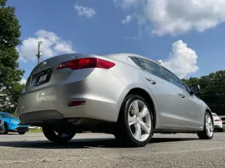 Acura ILX 2013 2.0L 4dr Sedan w/Technology Package