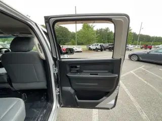 Ram 1500 2014 4x2 Express 4dr Crew Cab 5.5 ft. SB Pickup