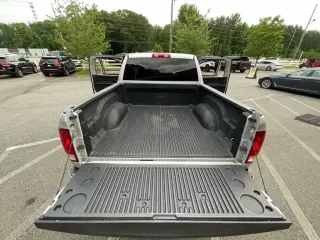 Ram 1500 2014 4x2 Express 4dr Crew Cab 5.5 ft. SB Pickup