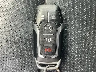 Ford F-150 2015 4x4 Platinum 4dr SuperCrew 5.5 ft. SB