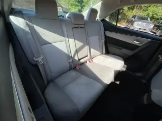 Toyota Corolla 2015 S 4dr Sedan