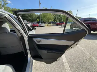 Toyota Corolla 2015 S 4dr Sedan