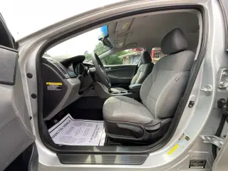 Hyundai SONATA 2012 GLS 4dr Sedan 6M