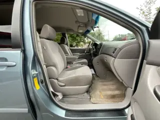 Toyota Sienna 2006 CE 7-Passenger 4dr Mini-Van