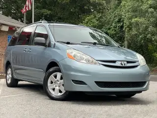 Toyota Sienna 2006 CE 7-Passenger 4dr Mini-Van