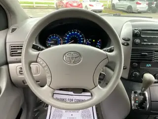 Toyota Sienna 2006 CE 7-Passenger 4dr Mini-Van