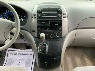 Toyota Sienna 2006 CE 7-Passenger 4dr Mini-Van
