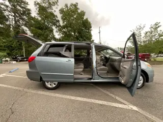 Toyota Sienna 2006 CE 7-Passenger 4dr Mini-Van