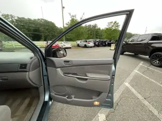 Toyota Sienna 2006 CE 7-Passenger 4dr Mini-Van